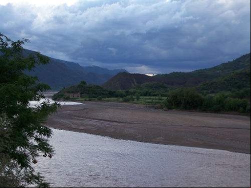 Photo: View of Pilcomayo River from the Bridge Mendez in Potosi, Bopvia. Source: Panoramio.