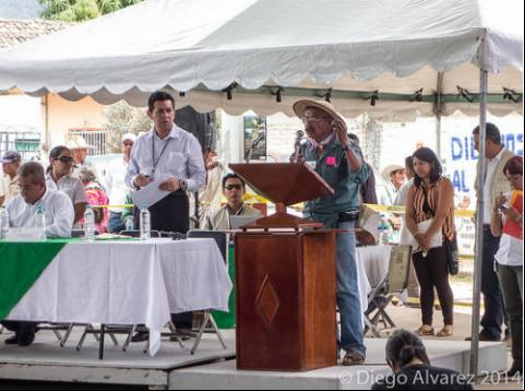 Photo: A member of the affected communities speaks out about the project. Credit: Diego Alvarez