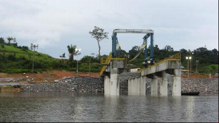 Photo: Construction proceeds on the Belo Monte dam. Credit: María José Veramendi