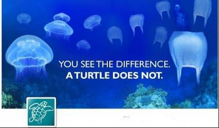Foto: Campaña contra la contaminación de mares por bolsas plásticas. Fuente: http://www.debordieuscute.org)
