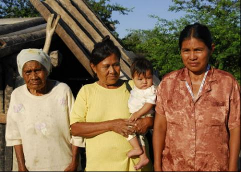 Foto: Una familia Sawhoyamaxa. Fuente: Altana Charitable Trusts Foto: Una familia Sawhoyamaxa. Fuente: Altana Charitable Trusts