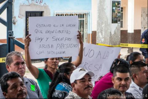 Photo: Participants show their rejection of the hydroelectric project. Credit: Diego Alvarez